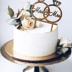 Topper: Mrs & Mrs