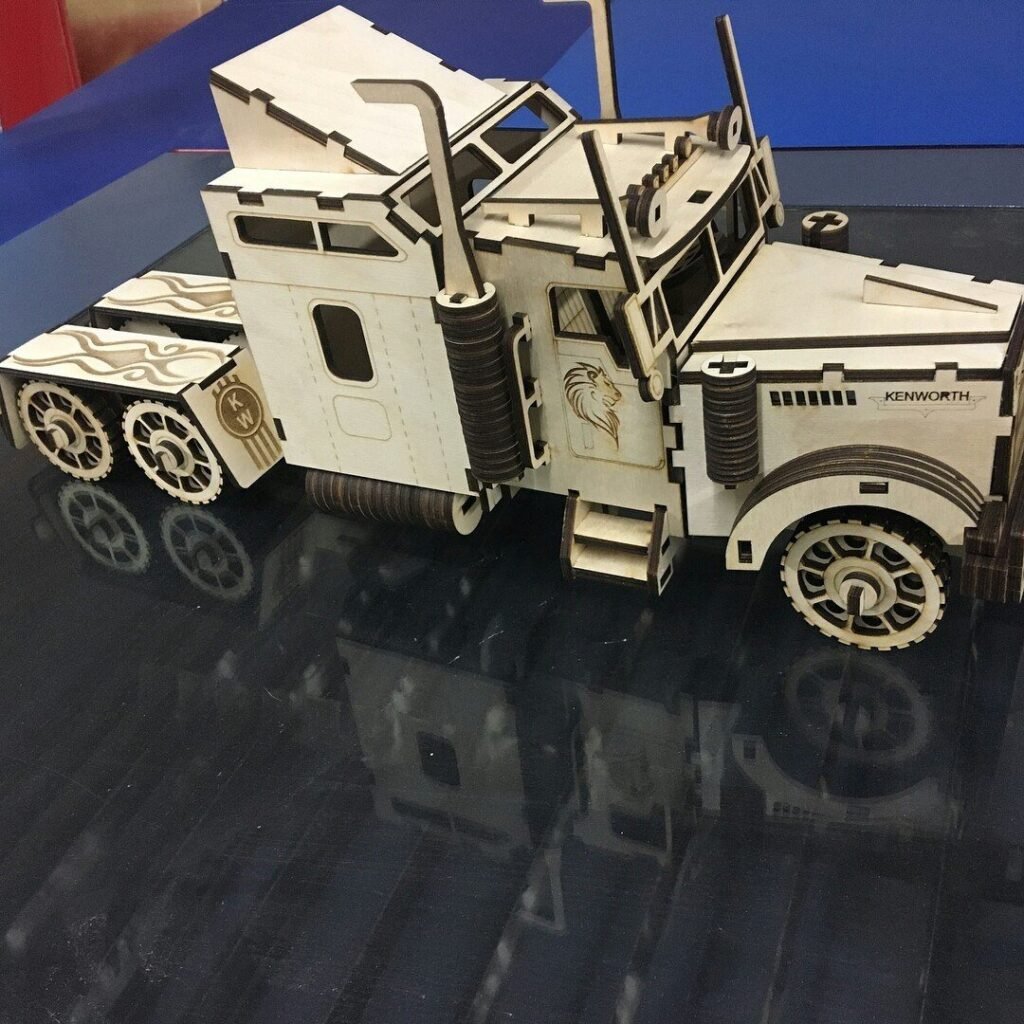 KENWORTH W900