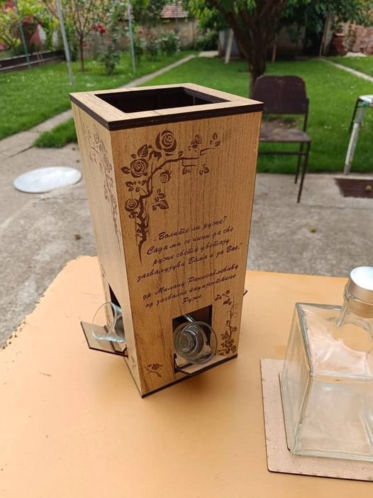 4 CABALLITOS MINIBAR